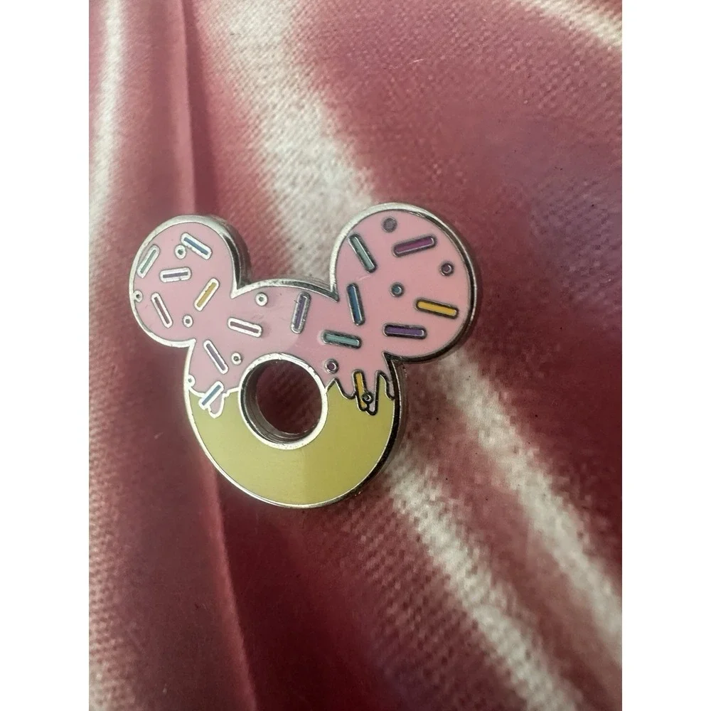 Disney Mickey Donut Pin Pink Frosting Sprinkles Yellow Glaze Parks Exclusive